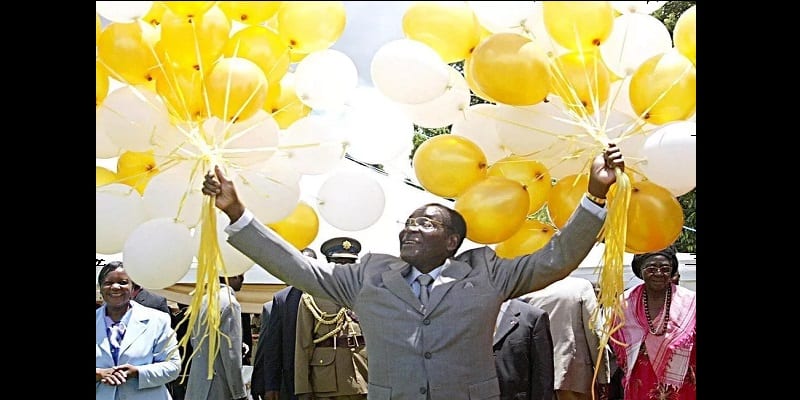Zimbabwe : vivez en images la longue carrière de Mugabe (photos)