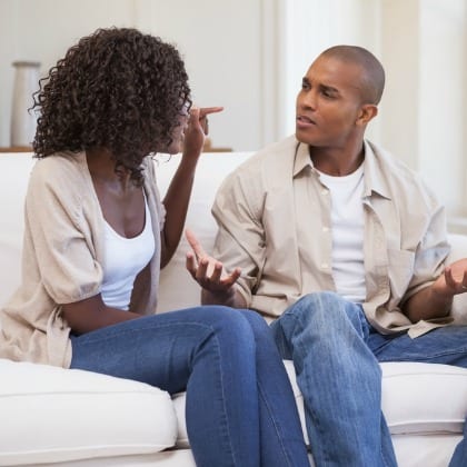 Mesdames, voici 7 signes qui montrent que votre partenaire joue avec vos sentiments
