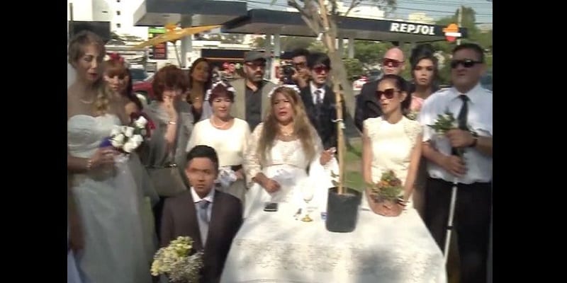 Pérou-Insolite : elles se marient à des arbres pour une raison incroyable (vidéo)
