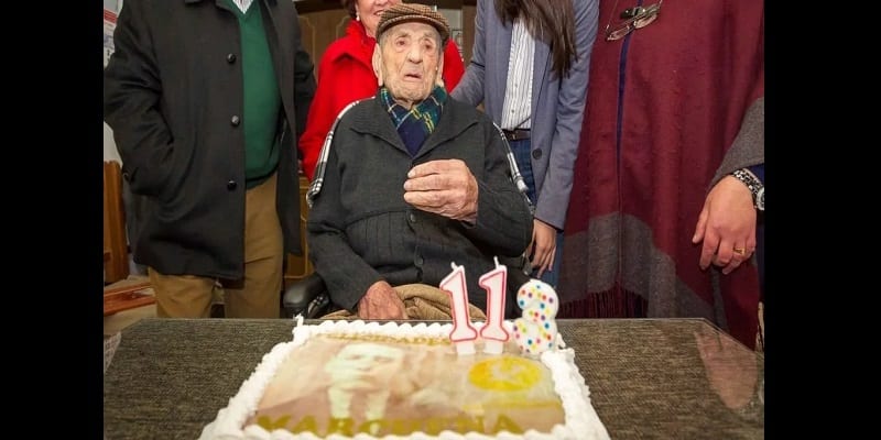 L'homme le plus âgé au monde célèbre son anniversaire (photos)