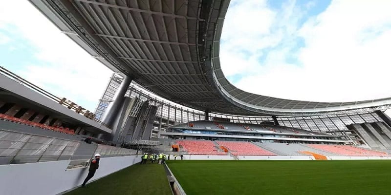 Russie 2018: ce stade avec des tribunes à l’extérieur, affole la toile (photos)