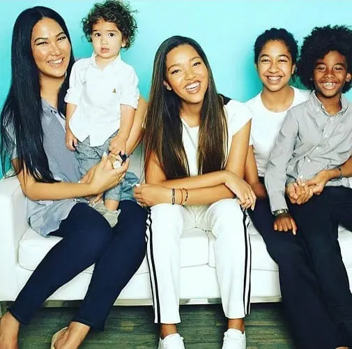 Potins: Les filles de Kimora Lee Simmons ont bien grandi! (photos)