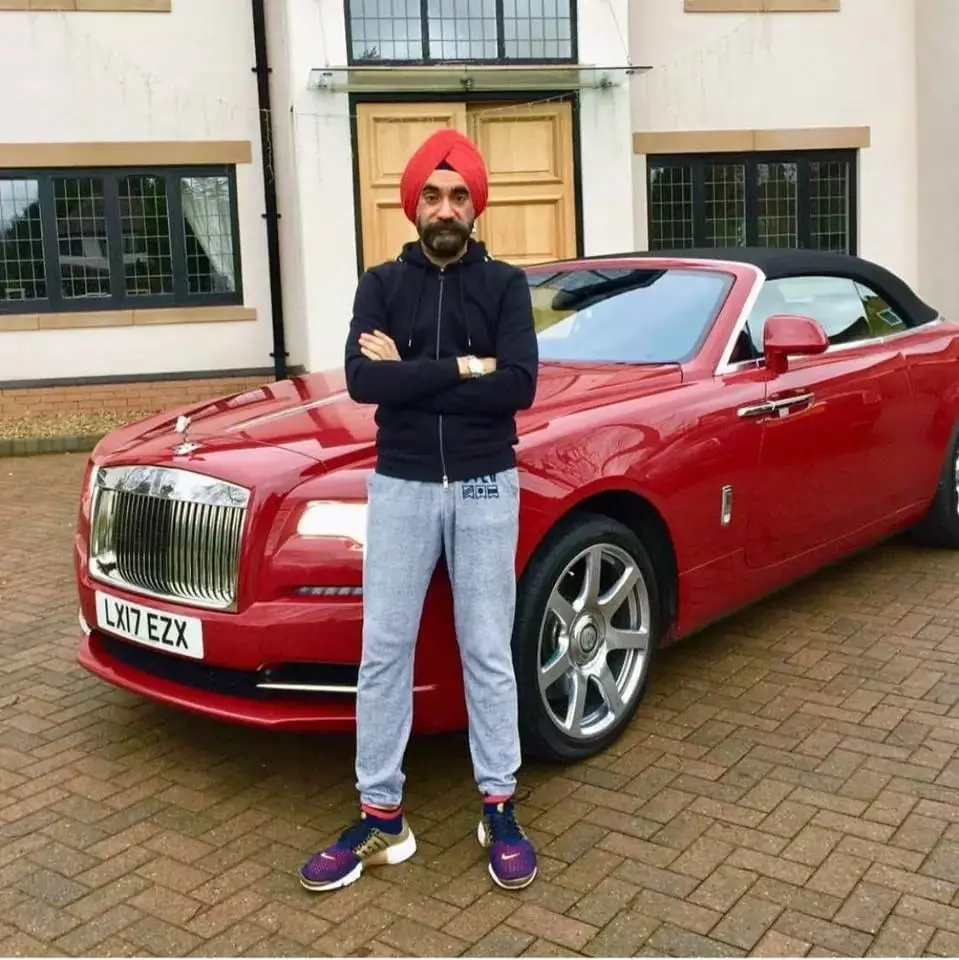 Sardar Reuben Singh : le millionnaire qui s’habille selon la couleur de ses voitures (photos)