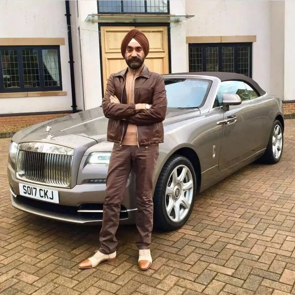 Sardar Reuben Singh : le millionnaire qui s’habille selon la couleur de ses voitures (photos)