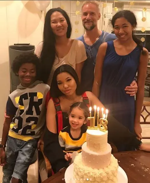 Potins: Ming Lee, la fille de Kimora vient d'avoir 18 ans (Photos)