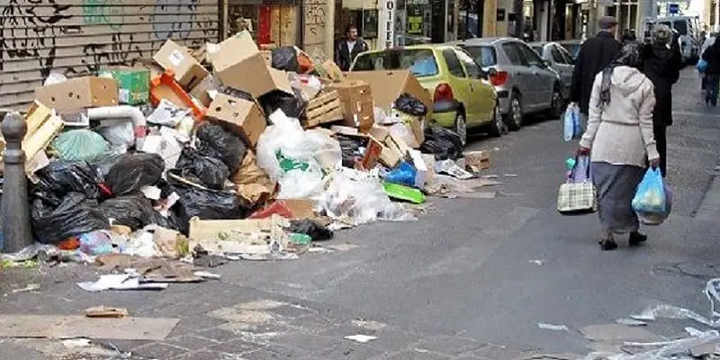 poubelles-marseille-salete-rue-2887211-jpg_2533238_660x281