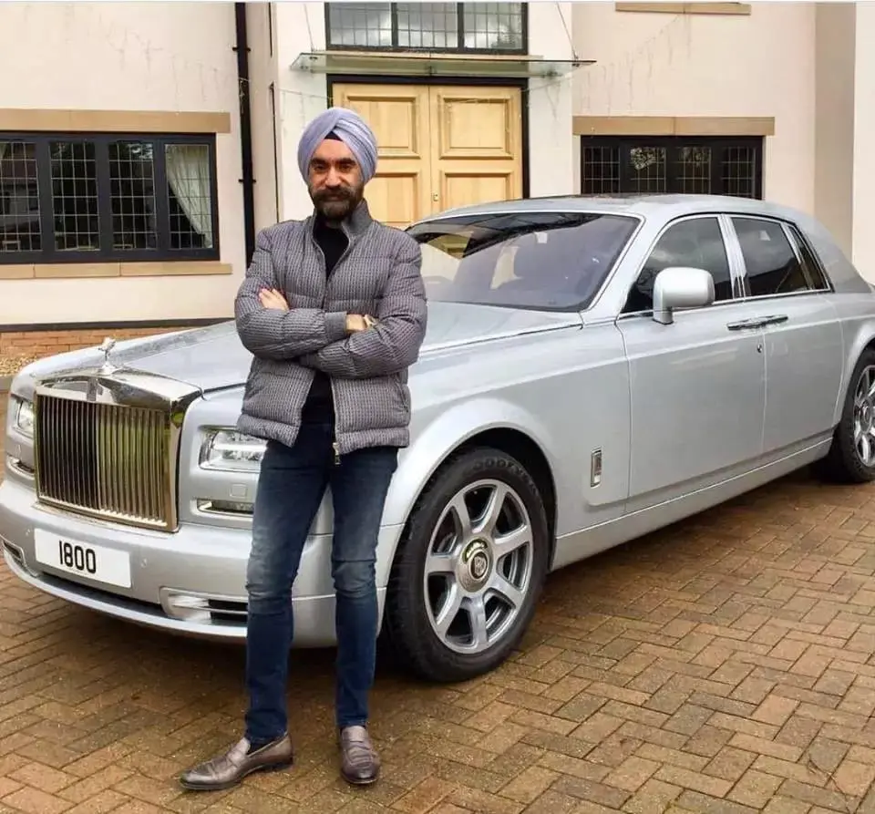 Sardar Reuben Singh : le millionnaire qui s’habille selon la couleur de ses voitures (photos)