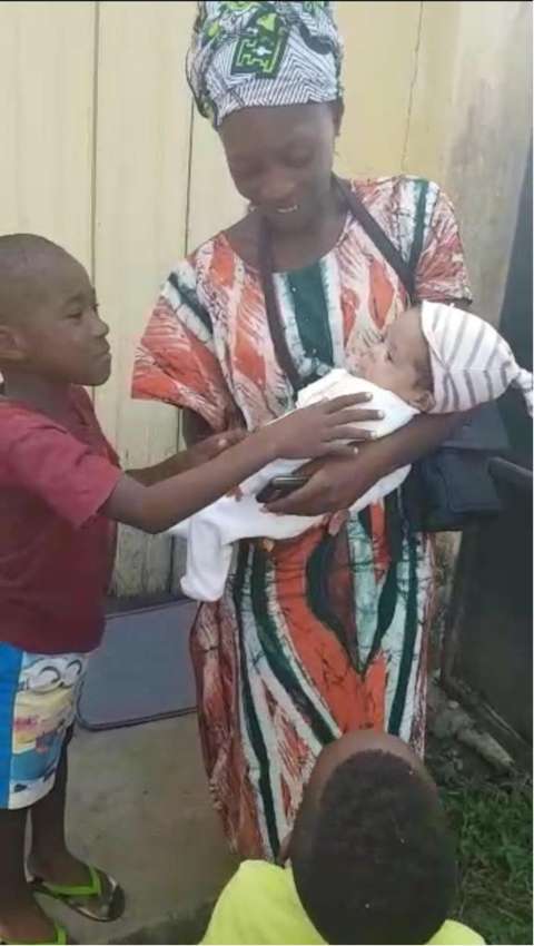 Gabon : un bébé retenu dans une clinique pendant 5 mois  (photo)