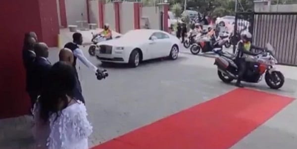 Découvrez Alph Lukau, le pasteur le plus riche du monde selon MTO