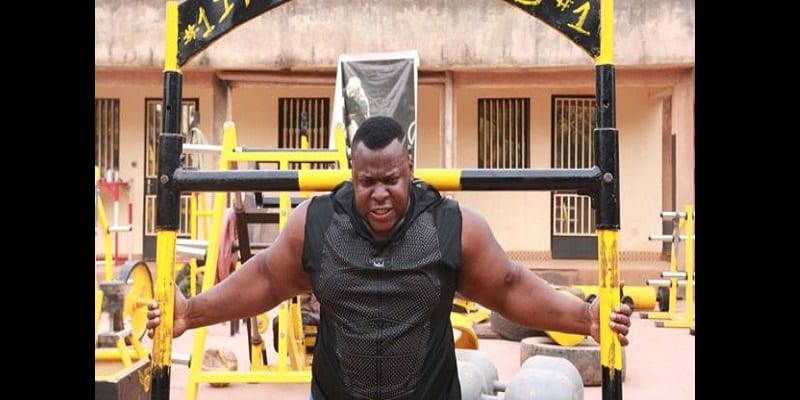 Burkina-Faso/Iron Biby: humilié pour son poids, il devient l’un des hommes les plus forts au monde (vidéo)