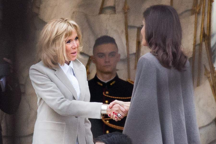 France: Brigitte Macron reçoit Angelina Jolie à l'Elysée. La raison