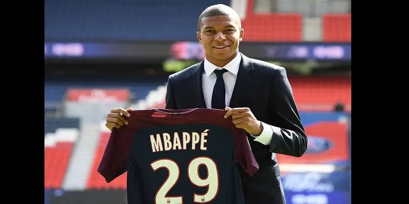 Football : le top 10 des footballeurs les mieux payés en 2018, Cristiano Ronaldo est 6e