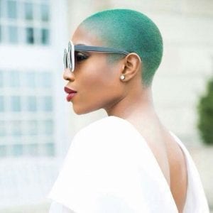 Mesdames, voici 5 bonnes raisons d'avoir les cheveux courts