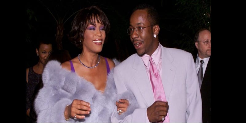 People : l’ex-mari de Whitney Houston, fait une importante révélation sur le décès de la chanteuse (photos)