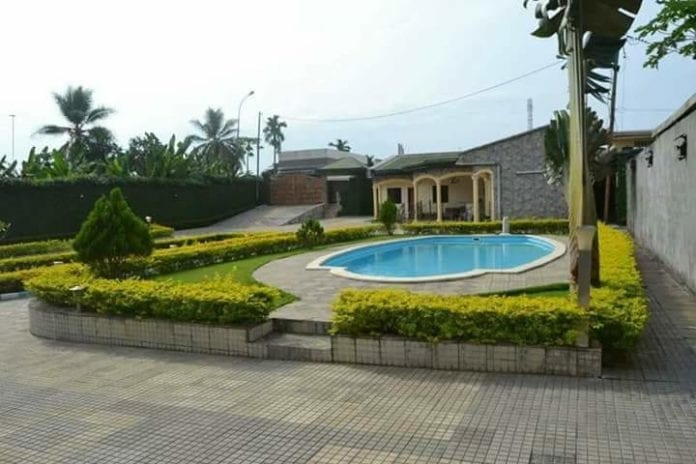 Cameroun: L'ex-ministre Mebe Ngo'o solde une partie de son patrimoine