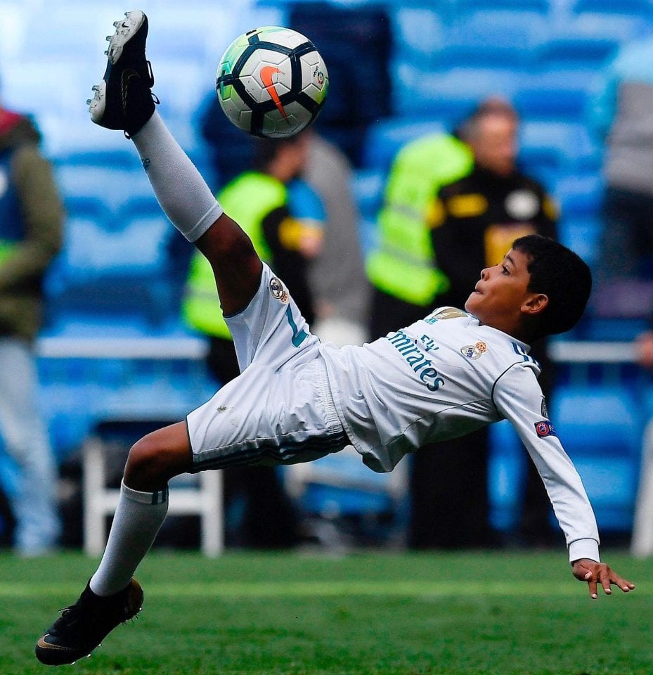 Football: Comme son pÃ¨re, Cristiano Ronaldo Jr marque un but Ã  la bicyclette (photo)