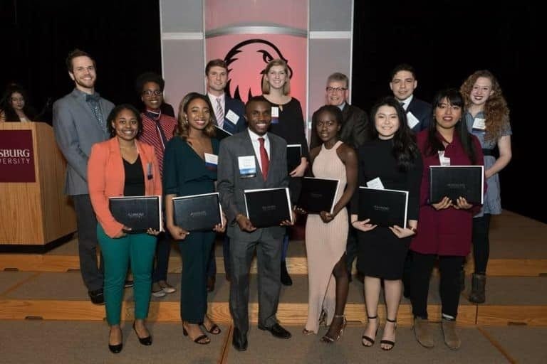 Inspiration: Une nigériane de 16 ans honorée dans une université américaine