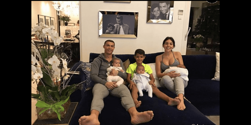 Découvrez 6 célèbres footballeurs devenus papas sans être mariés (photos)