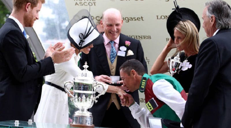 Meghan Markle se fait draguer par un joker. La réaction du Prince Harry (Photos)