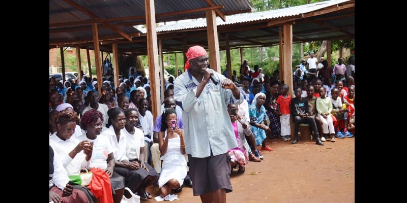 Kenya : Un prêtre suspendu pour avoir utilisé le rap comme moyen d’évangélisation (vidéo)