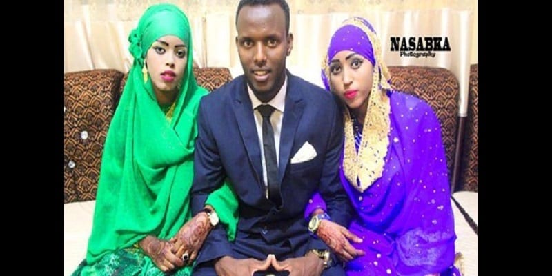 Somali : un homme épouse ses deux femmes le même jour (vidéo)