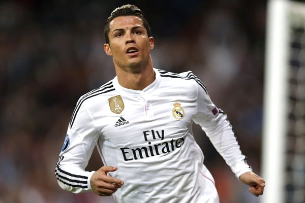 Football: Voici pourquoi Cristiano Ronaldo porte des maillots à manches longues