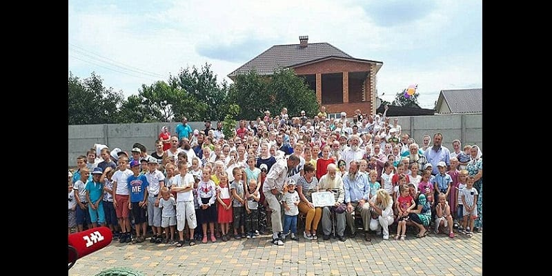 Record: Un homme de 87 ans a 13 enfants, 127 petits-enfants, 203 arrière-petits-fils (photos)