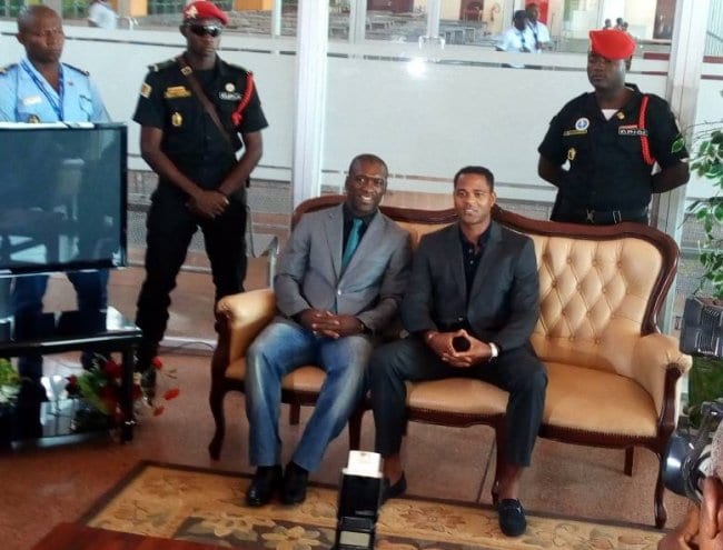 Lions Indomptables: Le nouvel entraîneur Clarence Seedorf déjà à Yaoundé (photos)