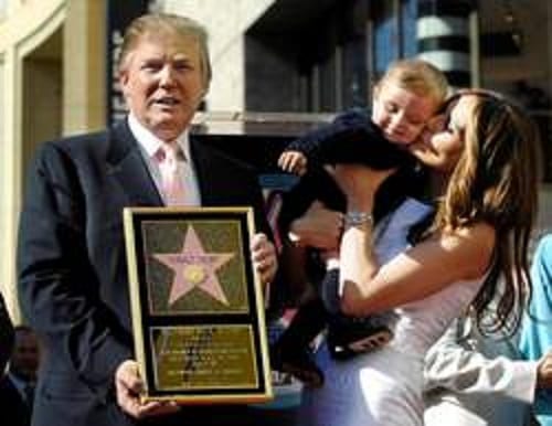 USA: L’étoile de Trump à Hollywood risque d’être enlevée (Photos)