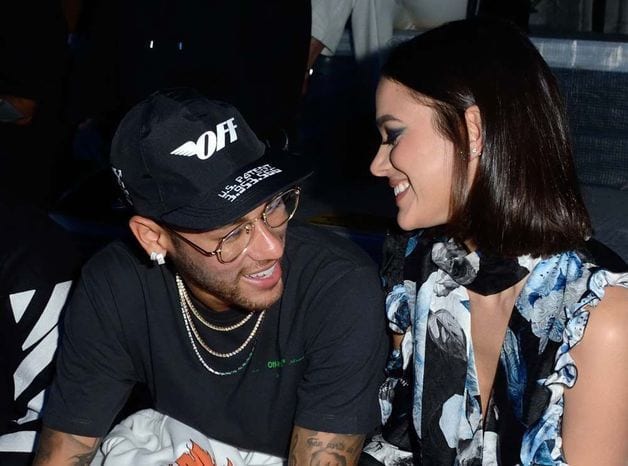 People: Neymar au défilé Off White en compagnie du mannequin Bruna Marquezine