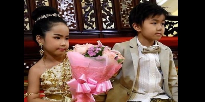 6 year old twins get married in Thailand to avoid bad luck lailasnews 4 - Thaïlande : Ils marient leurs enfants jumeaux pour éviter la malédiction (photos)