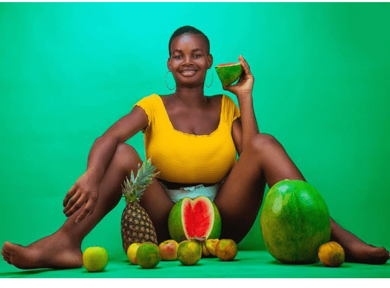 Pamela Watara Ghanaian model reported to posses the biggest breasts lailasnews 556x410 - Pamela Watara: La fille aux seins les plus gros du Ghana-Photos