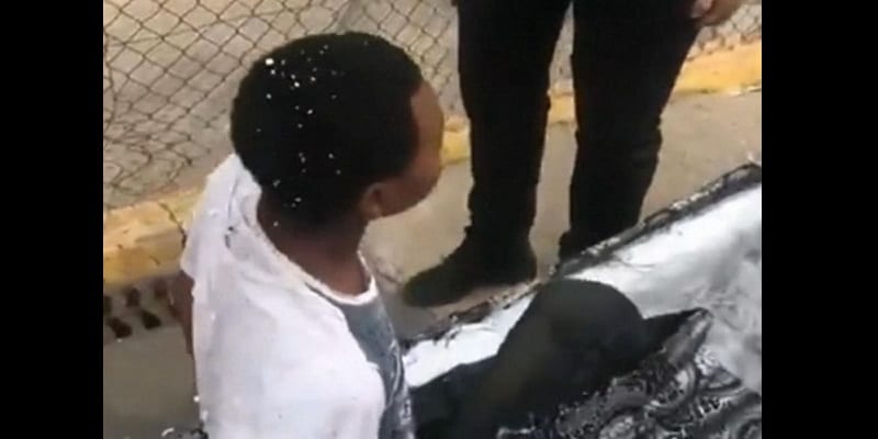 Immigration : deux Africains découverts cachés dans des matelas (vidéo)