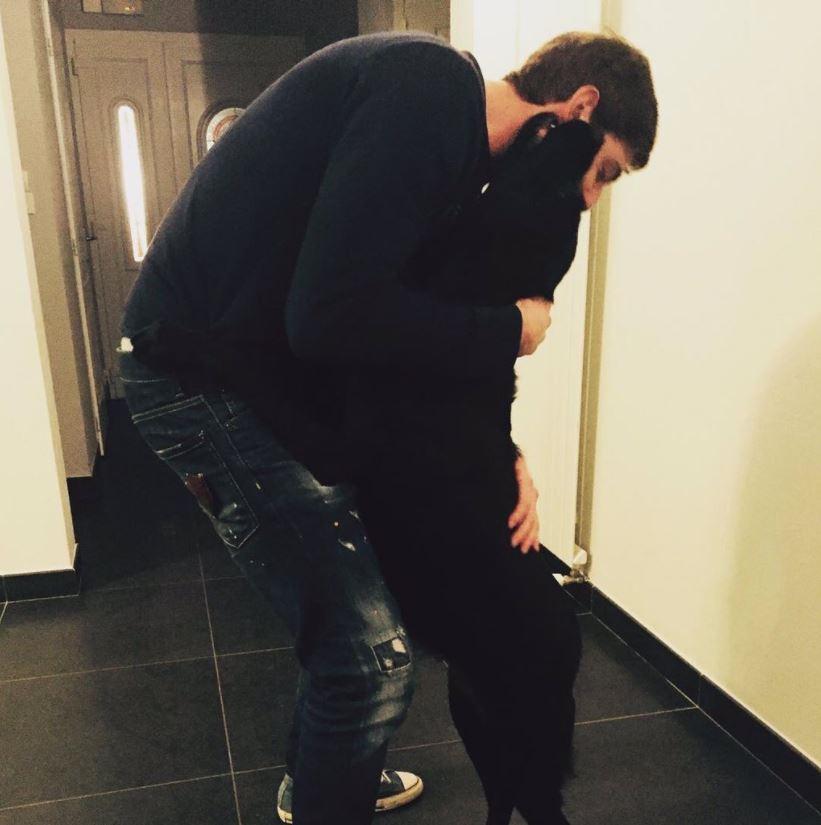 Disparition d’Emiliano Sala : émouvant, son chien continue toujours de l'attendre-Photos