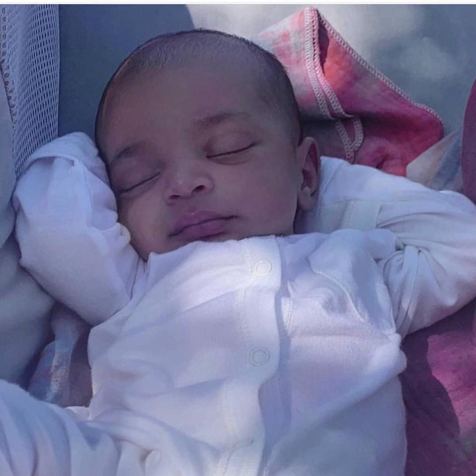 Kim Kardashian dévoile enfin le visage de "Psalm", son nouveau bébé-Photo