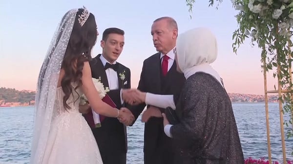 Le prÃ©sident Turc, Erdogan tÃ©moin de mariage de Mesut Ãzil