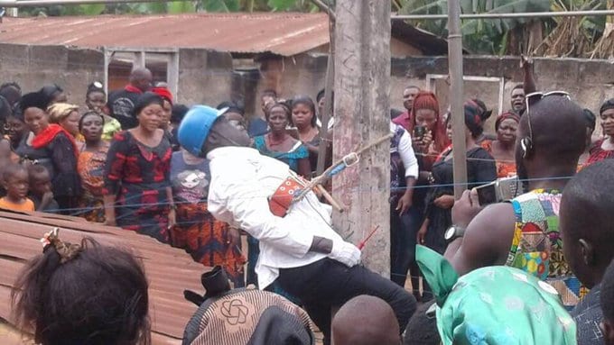 5 choses étranges pratiquées en Afrique pour accompagner les morts à leur dernière demeure (vidéo)