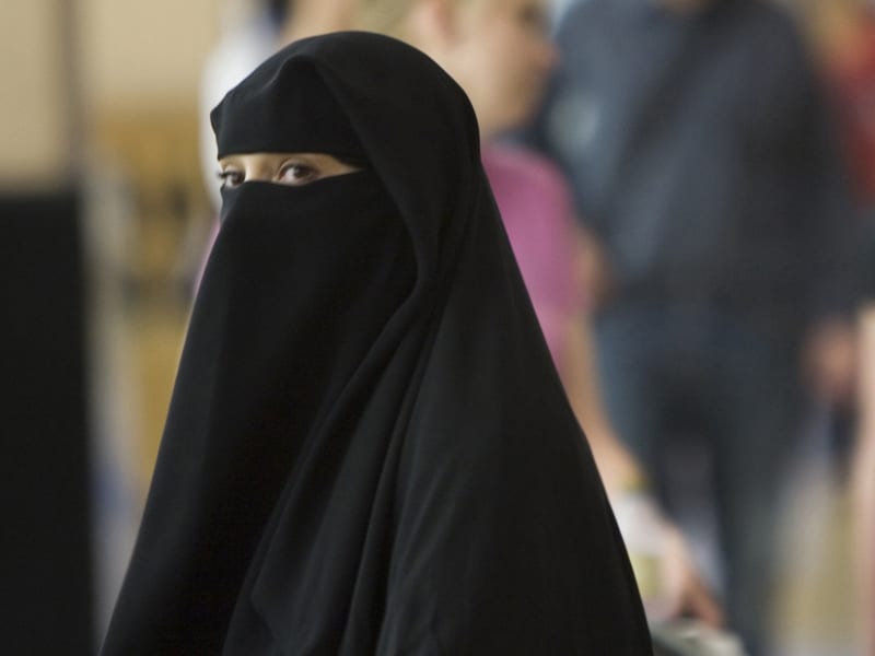 Tunisie Le port du Niqab  interdit dans les institutions 