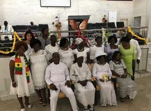 Ghana: Un homme de 96 ans épouse sa partenaire de 93 ans après 50 ans de romance (photos)