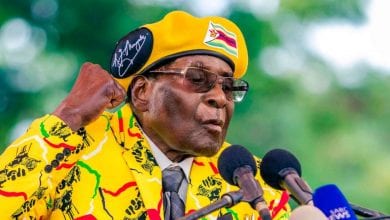 cropped-69210d357d6cd3344300cf513e55d2b9-l-ancien-president-du-zimbabwe-robert-mugabe-est-mort-l-age-de-95-ans.jpg