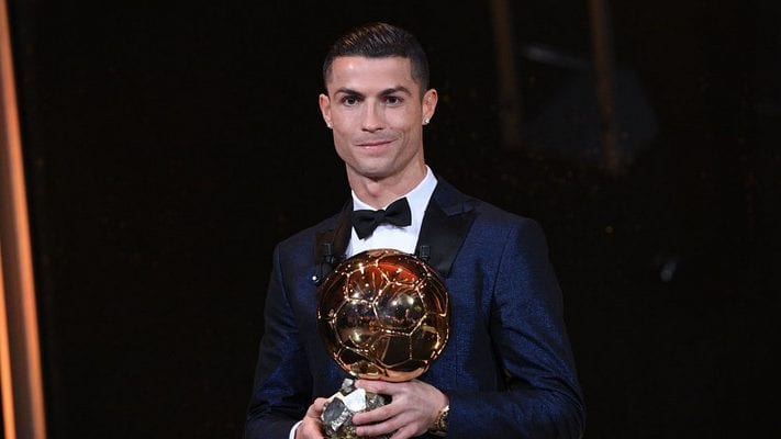cropped-Cristiano-Ronaldo-remporte-son-cinquieme-Ballon-d-Or-et-egale-Lionel-Messi.jpg
