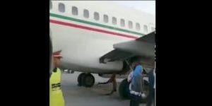 19146720-7524013-A_stowaway_who_had_desperately_clung_to_a_plane_as_it_took_off_f-m-1_1569931040592