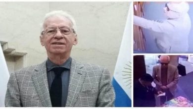 Filmé-en-train-de-voler-un-livre-l’ambassadeur-mexicain-en-Argentine-démissionne-vidéo