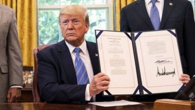 donald_trump_signature_sipa