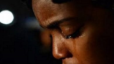 femme-fille-africaine-pleure-violence-conjugal