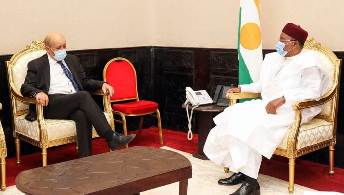 LE DRIAN ET ISSOUFOU