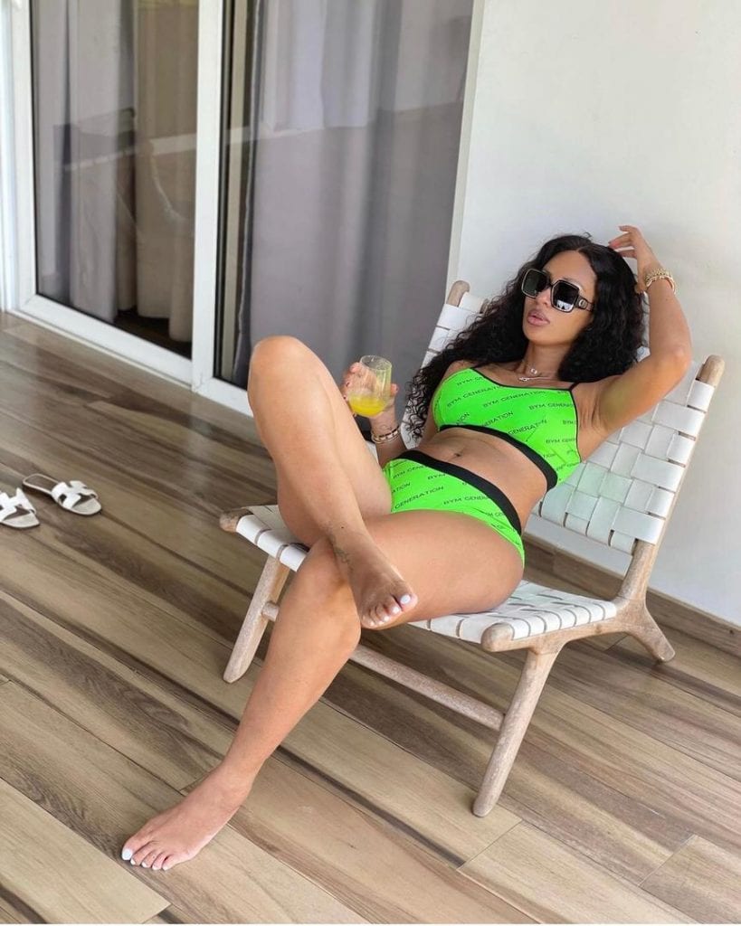 People/ Sery Dorcas enflamme Instagram avec un sulfureux album photos en bikini