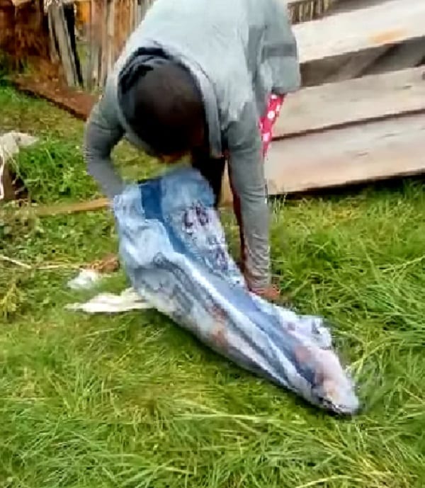 Kenya: une femme tue sa fille de 4 ans et jette son corps dans les toilettes