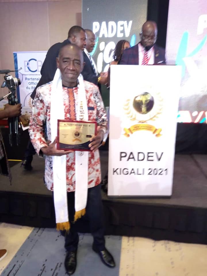 Côte d'Ivoire / Bohiri Michel reçoit le Grand prix africain du PAVED à Kigali