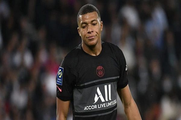 Kylian-Mbappe-reacts-during-the-Ligue-1-game-between-PSG-and-Montpellier-758×398